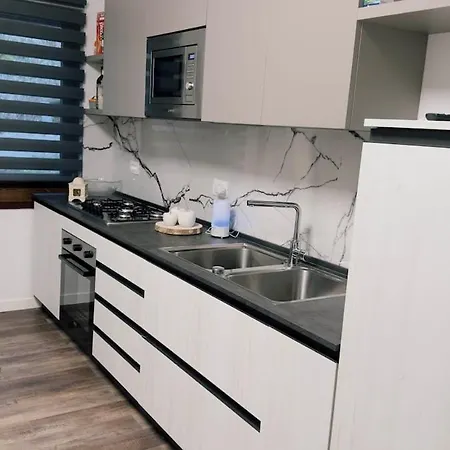 Center Apartment *