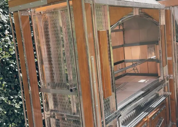 Center アパート アッレゲ